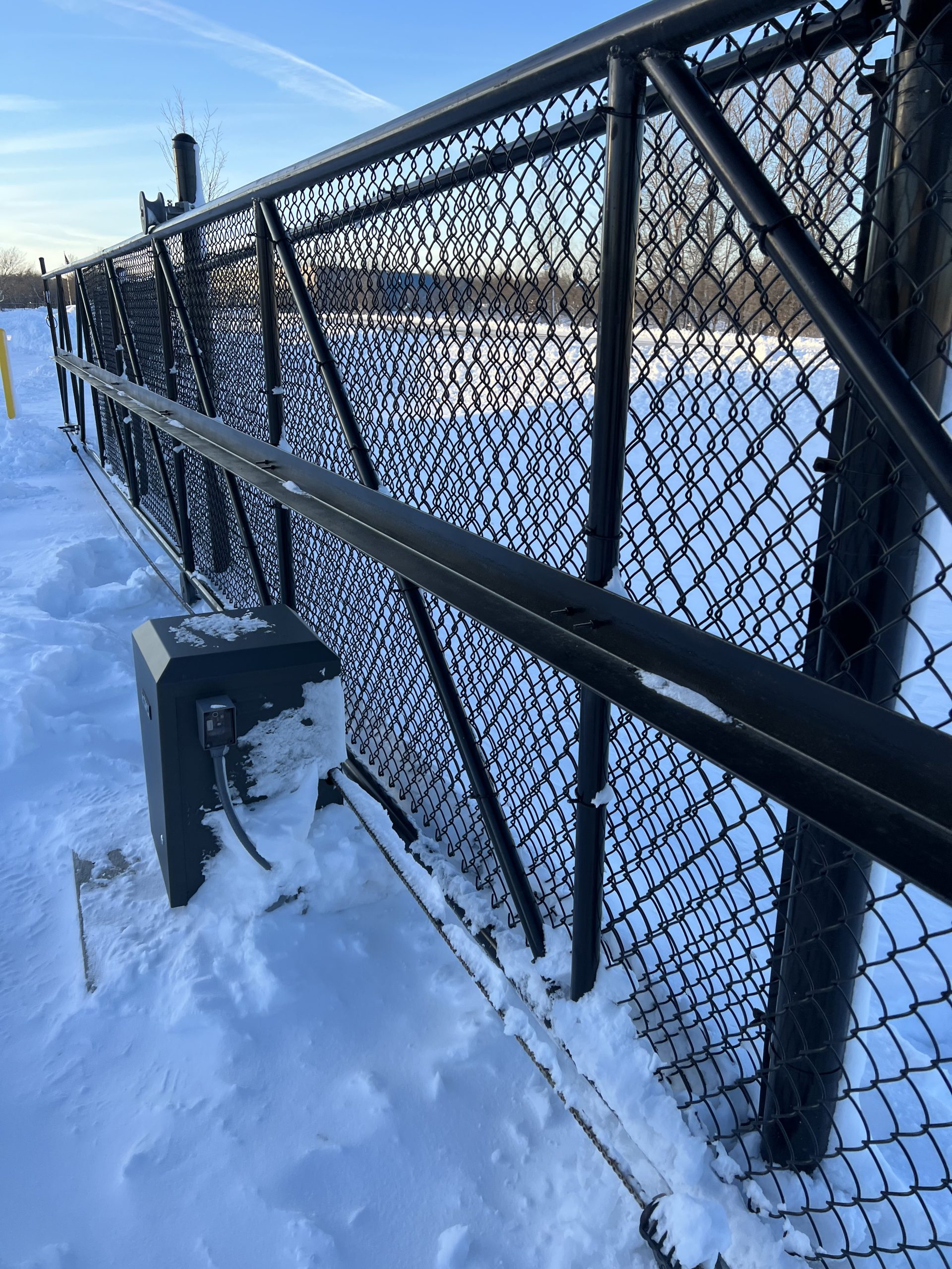 Black-Fence-Match | BFM-100 | 12-12oz cans per case | Covers up to 40 SF 5 Black-Fence-Match | BFM-100 | 12-12oz cans per case | Covers up to 40 SF - Image 5